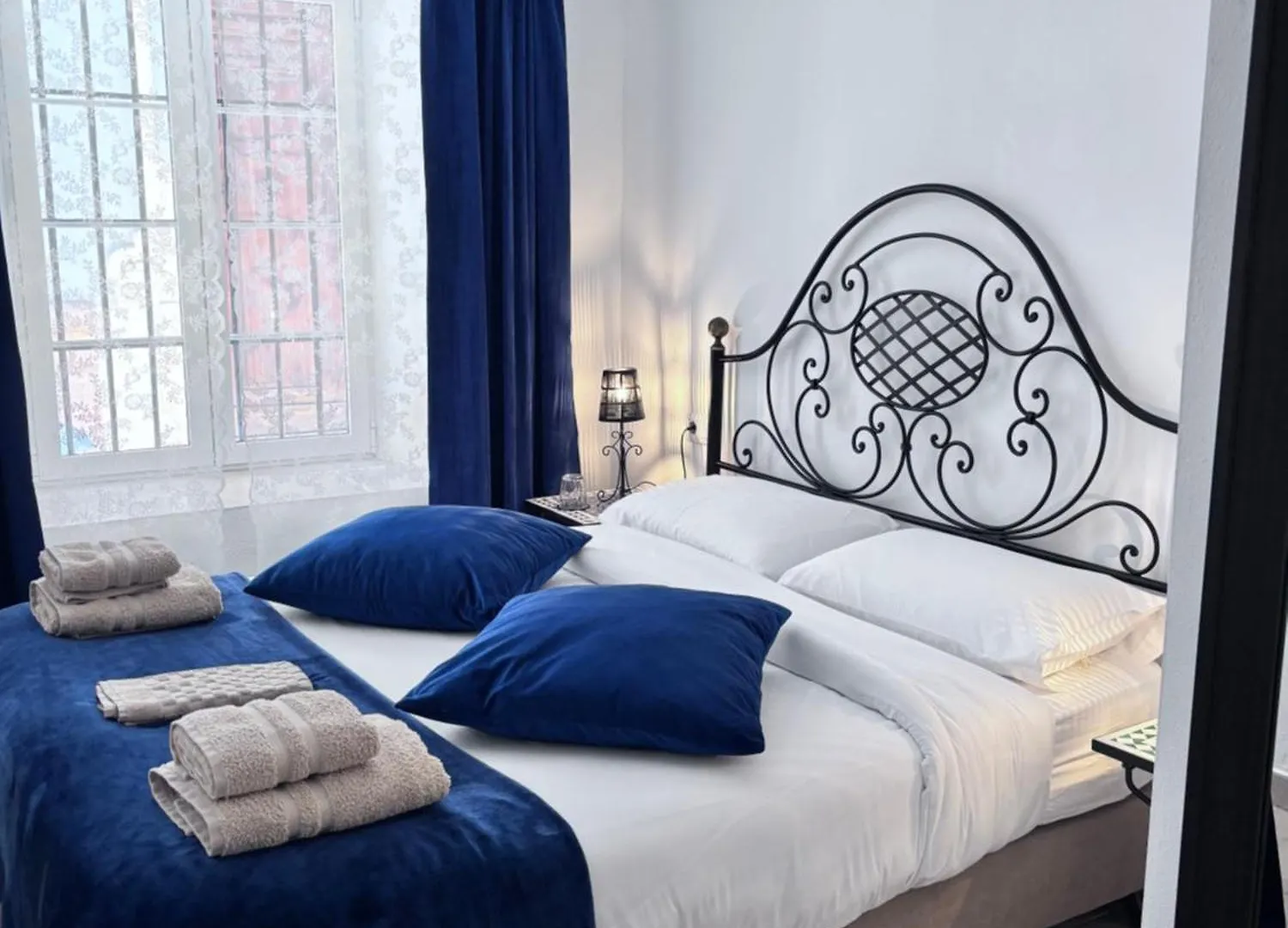 Shanti\'S Andalusian Rooms contacts
